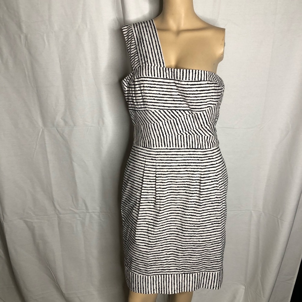BCBGMaxazria size 8 dress Estella
